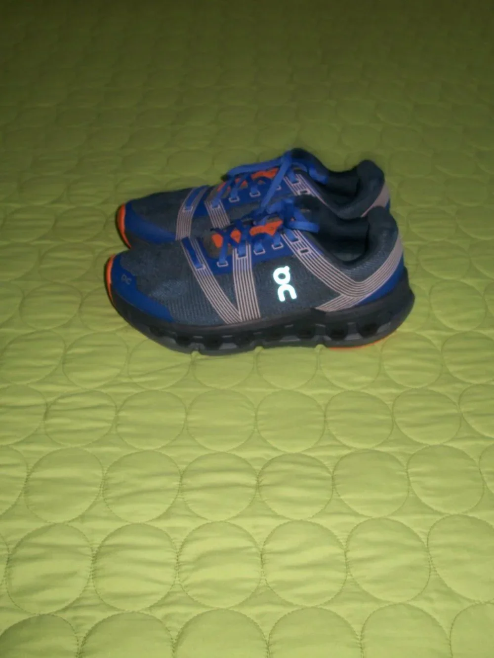 On Running Women's Cloudgo Sneakers Size 6.5